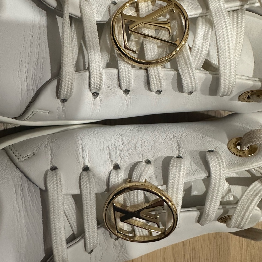 Louis Vuitton sneakers size 37.5 - Picture 2 of 9